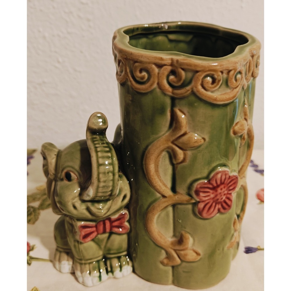 Vintage Baby Elephant Green Ceramic Vase/Planter Asian Motif - Picture 2 of 8